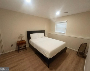 8406 Bella Vista Terrace - Photo Thumbnail 11