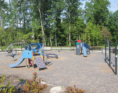 35 Winkler Way - Photo Thumbnail 23