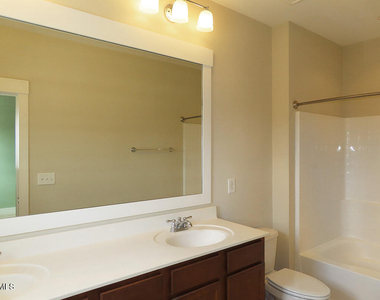 35 Winkler Way - Photo Thumbnail 11