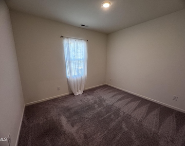 115 S Keatts Winner Court - Photo Thumbnail 8