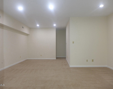 424 Fairoaks Circle - Photo Thumbnail 13