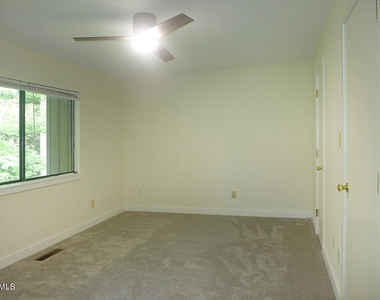 424 Fairoaks Circle - Photo Thumbnail 16