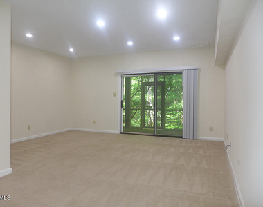 424 Fairoaks Circle - Photo Thumbnail 14