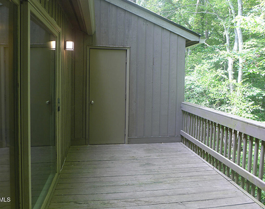 424 Fairoaks Circle - Photo Thumbnail 21