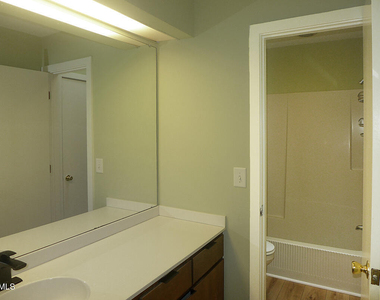 424 Fairoaks Circle - Photo Thumbnail 17
