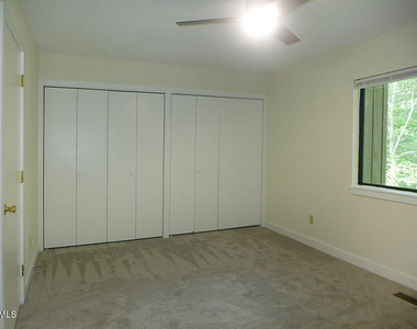 424 Fairoaks Circle - Photo Thumbnail 15