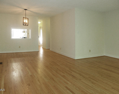 424 Fairoaks Circle - Photo Thumbnail 4