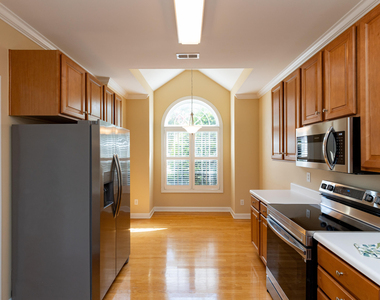 2007 White Pond Court - Photo Thumbnail 6