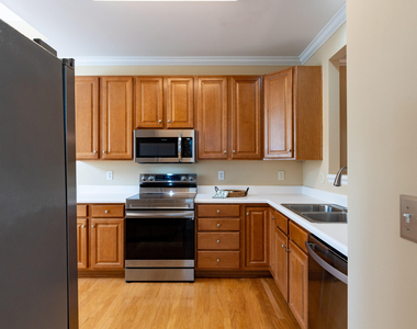 2007 White Pond Court - Photo Thumbnail 4