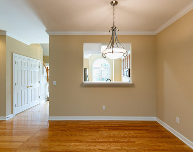 2007 White Pond Court - Photo Thumbnail 10