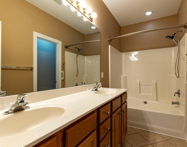 2007 White Pond Court - Photo Thumbnail 17
