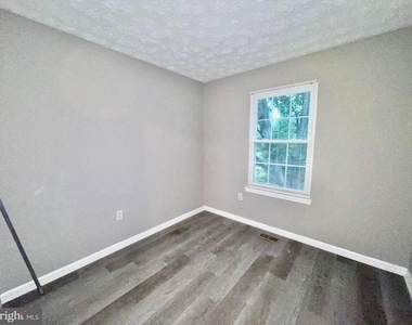 18674 Winding Creek Place - Photo Thumbnail 10