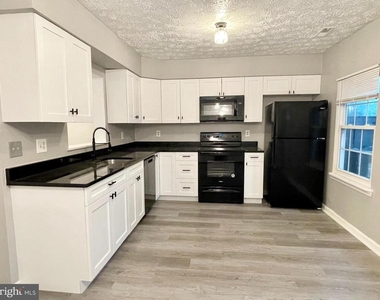 18674 Winding Creek Place - Photo Thumbnail 4