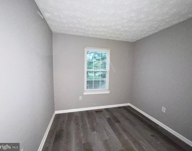 18674 Winding Creek Place - Photo Thumbnail 11