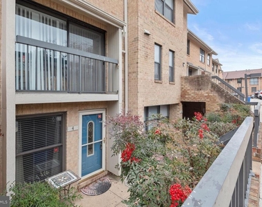 4 Dudley Court - Photo Thumbnail 6