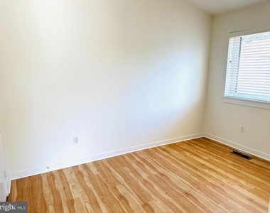 8902 Battery Place - Photo Thumbnail 10