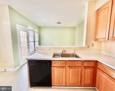 14115 Parker Farm Way - Photo Thumbnail 10
