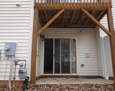 8009 Fanleaf Trail - Photo Thumbnail 14