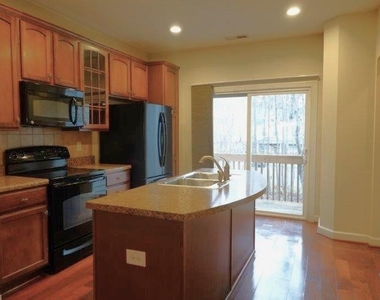 8009 Fanleaf Trail - Photo Thumbnail 3