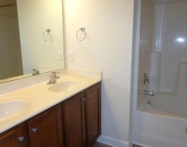8009 Fanleaf Trail - Photo Thumbnail 8