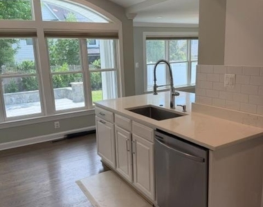 4814 Leland Street - Photo Thumbnail 8