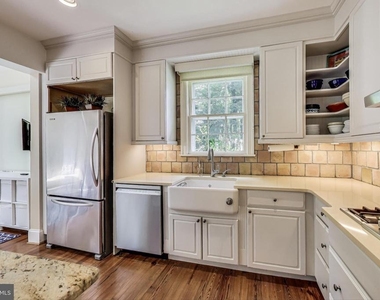 5809 Grosvenor Lane - Photo Thumbnail 7