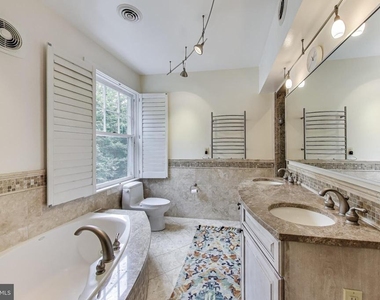 5809 Grosvenor Lane - Photo Thumbnail 18