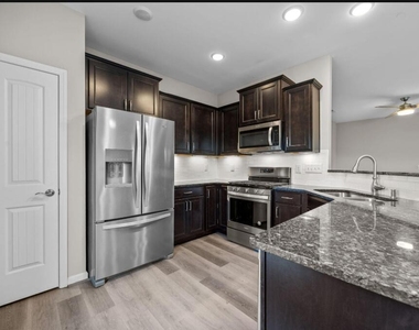 1049 Laceflower Drive - Photo Thumbnail 4