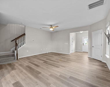 1049 Laceflower Drive - Photo Thumbnail 9