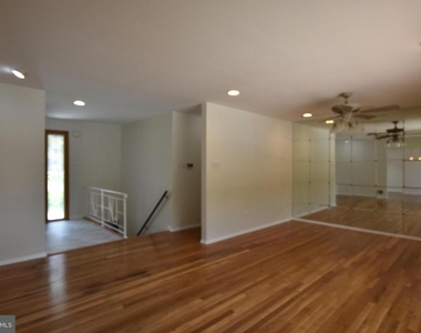 4015 Heathfield Road - Photo Thumbnail 2