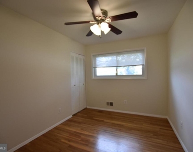 4015 Heathfield Road - Photo Thumbnail 10