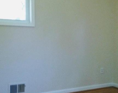 4009 Weller Road - Photo Thumbnail 8