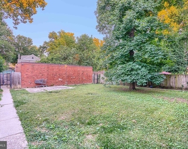 8611 Flower Avenue - Photo Thumbnail 22