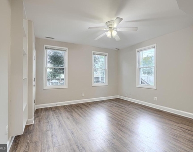 8611 Flower Avenue - Photo Thumbnail 6