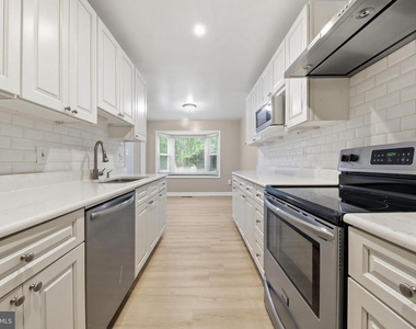 7817 Heatherton Ln. - Photo Thumbnail 7