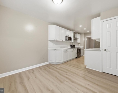 7817 Heatherton Ln. - Photo Thumbnail 9
