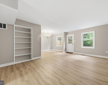 7817 Heatherton Ln. - Photo Thumbnail 3
