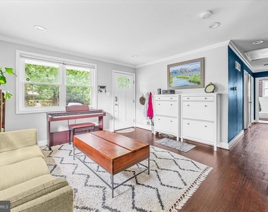 4610 Coachway Drive - Photo Thumbnail 5
