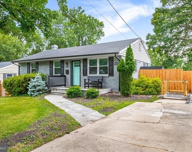 4610 Coachway Drive - Photo Thumbnail 1