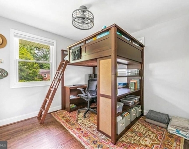 4610 Coachway Drive - Photo Thumbnail 12