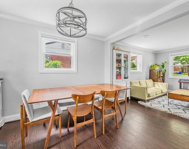 4610 Coachway Drive - Photo Thumbnail 7