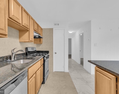 12413 Braxfield Court - Photo Thumbnail 8