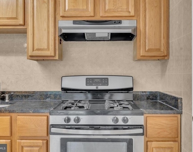 12413 Braxfield Court - Photo Thumbnail 9