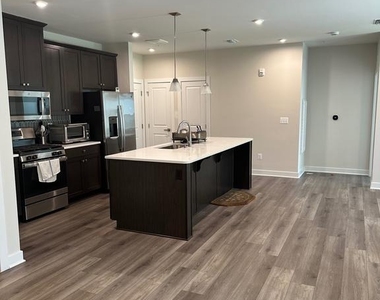 10391 Resort Road - Photo Thumbnail 7