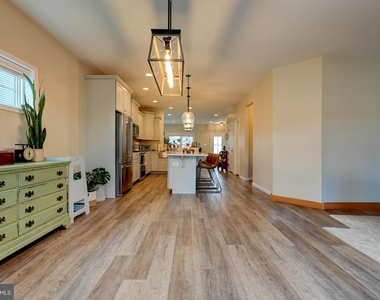 1309 Pedigree Street - Photo Thumbnail 13