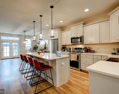 1309 Pedigree Street - Photo Thumbnail 8