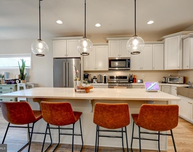 1309 Pedigree Street - Photo Thumbnail 4