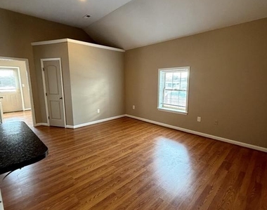 600 Charles Street - Photo Thumbnail 10