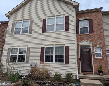 141 Winslow Place - Photo Thumbnail 9