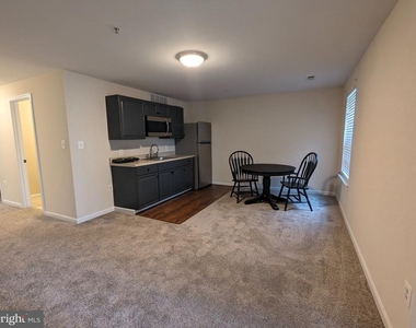 141 Winslow Place - Photo Thumbnail 4